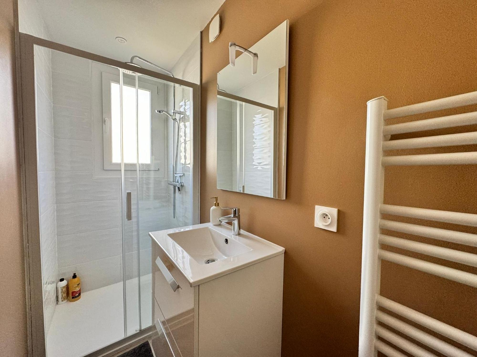 Le 122 - Parking Apartment Rodez Exterior photo